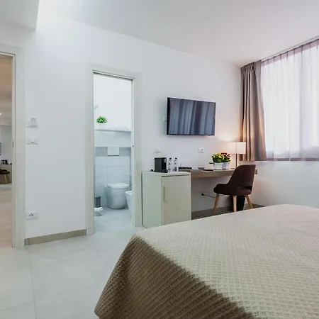 Archimede's Bed & Breakfast *